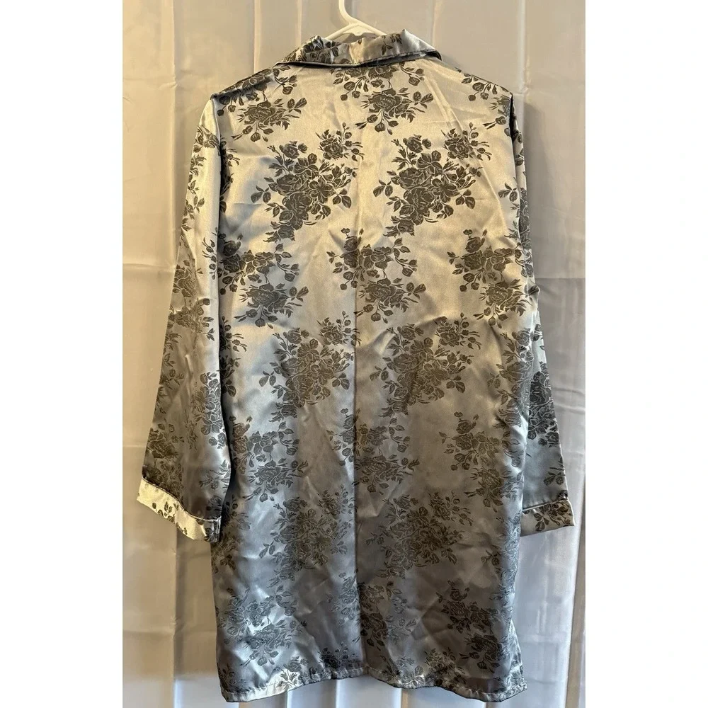 Secret Treasures‎ Silver Gray Nightgown House Coat M NEW Grandma Robe Button Up